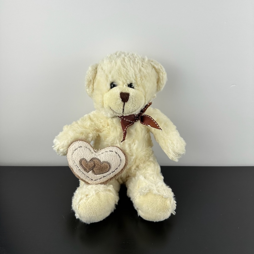 Russ Rare Wellesley White Cream Teddy Bear 9” Brown Heart Plush Stuffed Animal